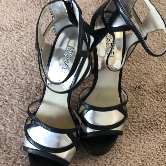 Michael Kors black silver heels shoes size 7 - Picture 3 of 3